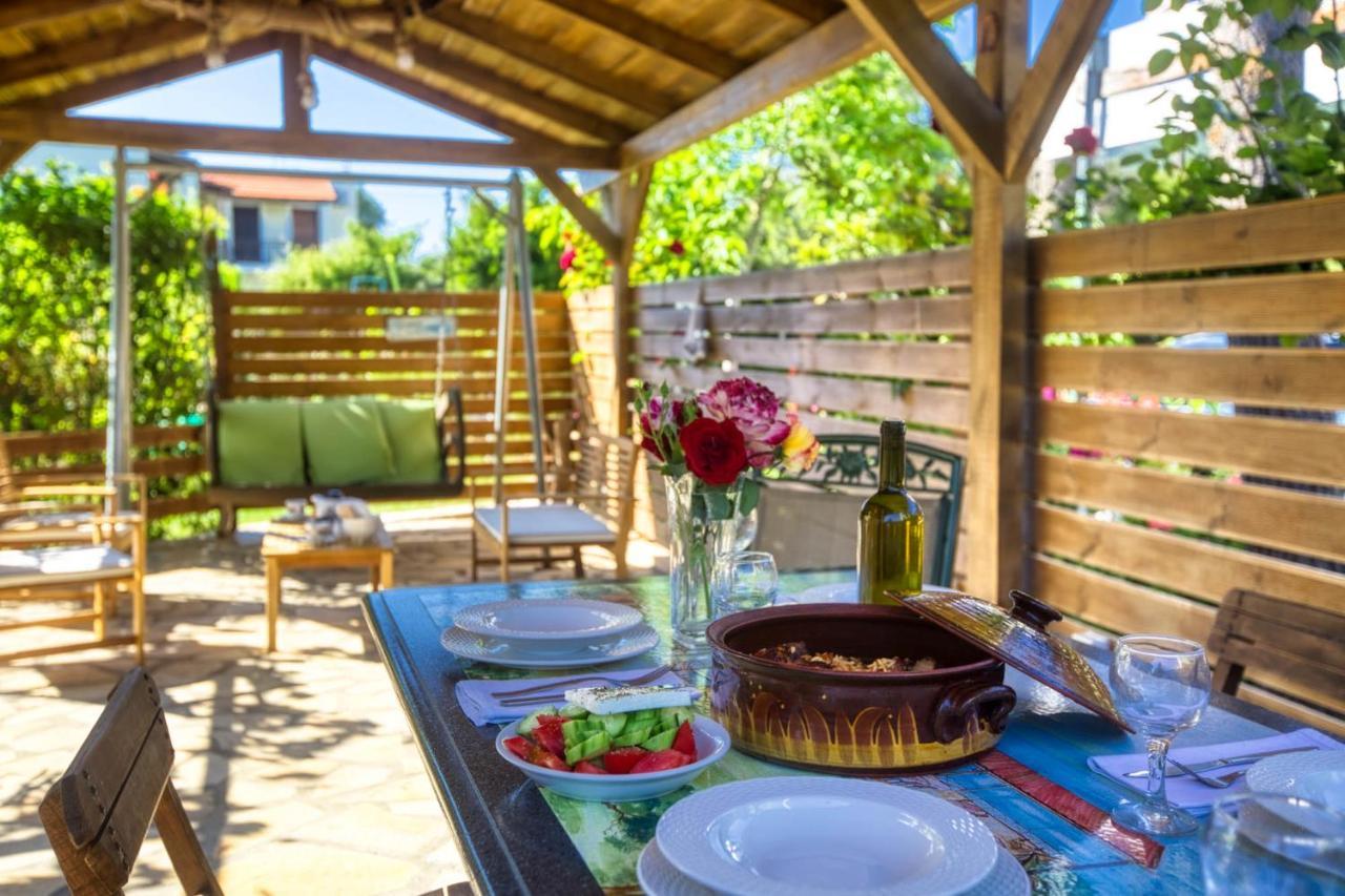 Christinas Apartments Agios Matthaios  Екстер'єр фото