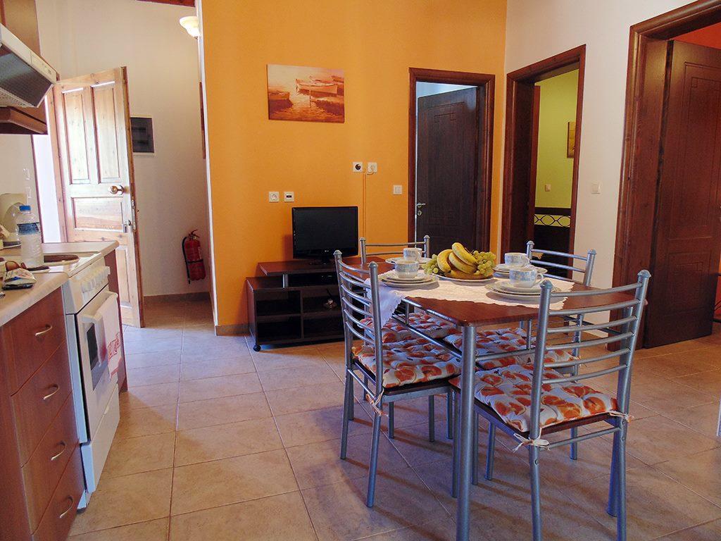 Christinas Apartments Agios Matthaios  Екстер'єр фото
