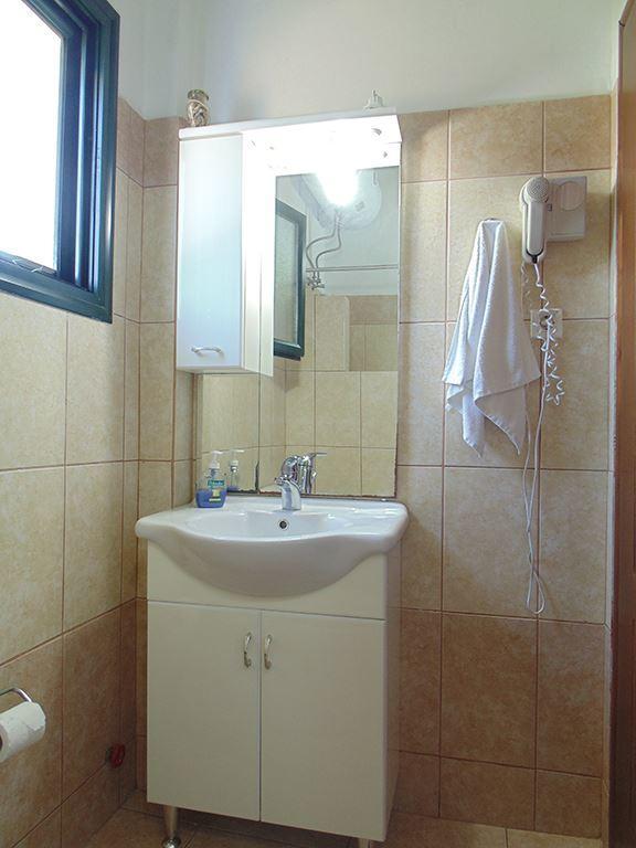 Christinas Apartments Agios Matthaios  Екстер'єр фото